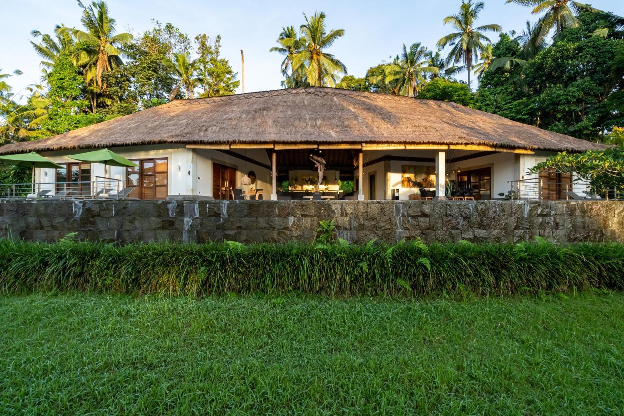 Villa Themma Jungle - Sumptuous 3Br Luxury Villa With Majestic Jungle View North Of Ubud Εξωτερικό φωτογραφία